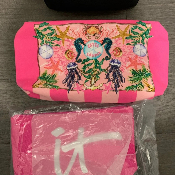 Lot of 3 Makeup bags from MAC cosmetics, Estée Lauder and IT cosmetics - Picture 6 of 6